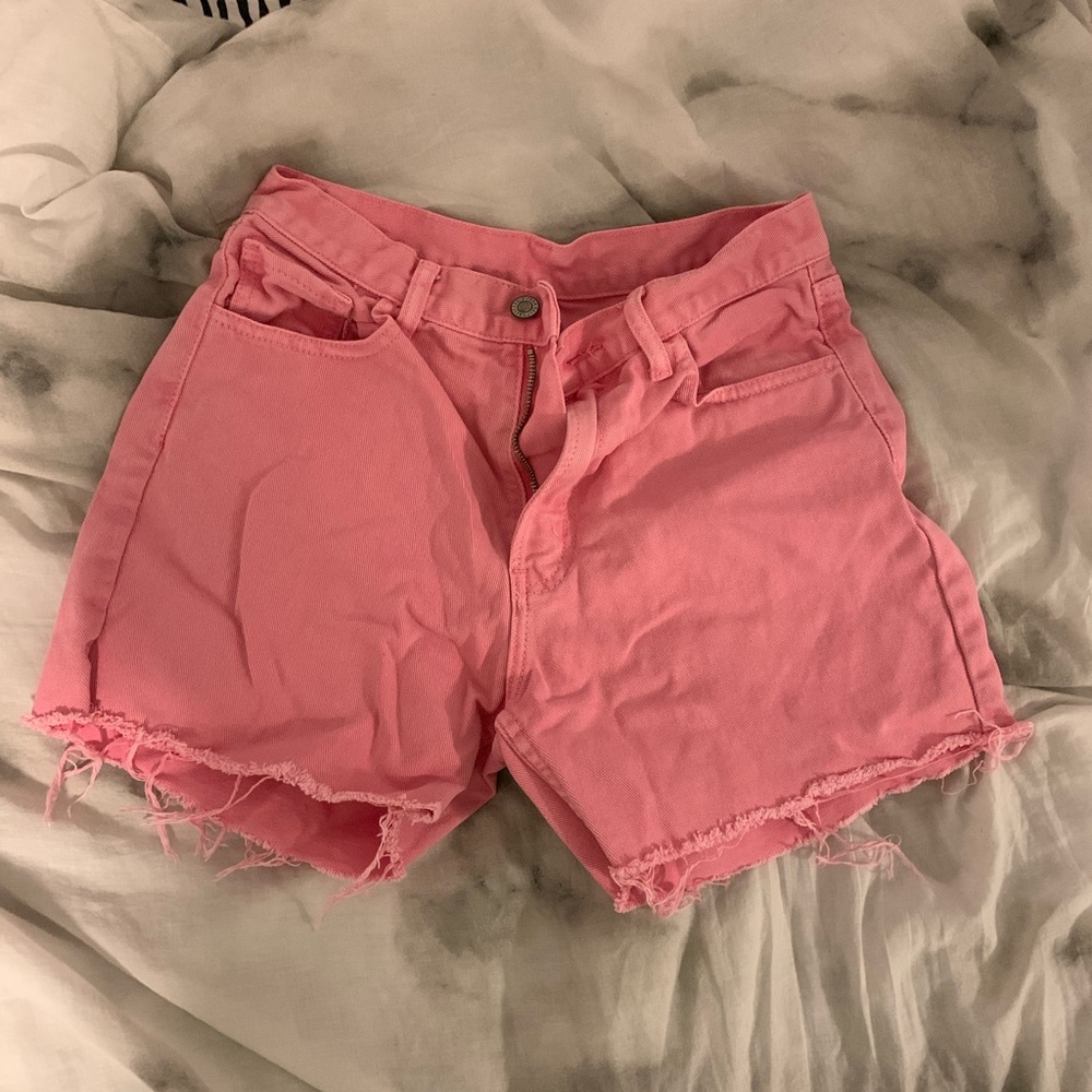 pink shorts